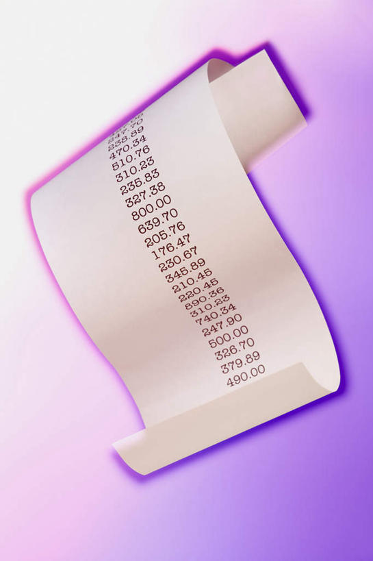 无人,竖图,俯视,室内,特写,白天,静物,一张,阴影,紫色背景,曲折,弯曲,环绕,围绕,反射,标志,数字,文字,影子,字符,环抱,标识,摄影,阿拉伯数字,蜿蜒,影棚,收银条,发票,购物收据,购物小票,萦绕,彩图,高角度拍摄,影棚拍摄,拍摄,收据
