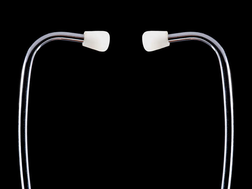 无人,横图,室内,特写,白天,正面,静物,阴影,黑色背景,反射,影子,一个,听诊器,摄影,影棚,单个,医疗设备,医疗器械,医疗工具,检测工具,彩图,影棚拍摄,拍摄