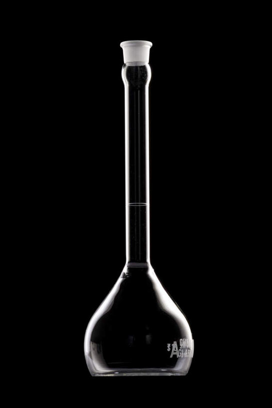 无人,竖图,室内,特写,白天,正面,实验,仪器,静物,阴影,黑色背景,研究,透明,反射,分析,化学,测试,烧瓶,影子,玻璃制品,一个,玻璃瓶,瓶子,器皿,摄影,影棚,单个,玻璃仪器,试验耗材,实验用品,平底烧瓶,彩图,影棚拍摄,拍摄