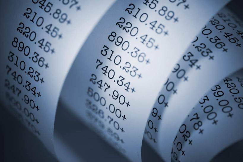 无人,横图,俯视,室内,特写,白天,静物,阴影,朦胧,模糊,反射,标志,数字,文字,影子,字符,四张,标识,排列,阿拉伯数字,收银条,发票,购物收据,购物小票,摆列,彩图,高角度拍摄,布列,分列,收据