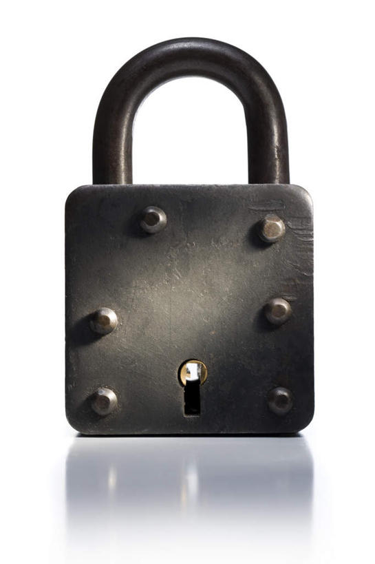 无人,竖图,室内,特写,白天,白色背景,正面,安全,静物,金属制品,一把,阴影,反射,金属,影子,防护,锁,摄影,影棚,保护,放置,搁置,安排,保险,私密,保全,周全,安稳,安定,防盗,平安,彩图,影棚拍摄,拍摄