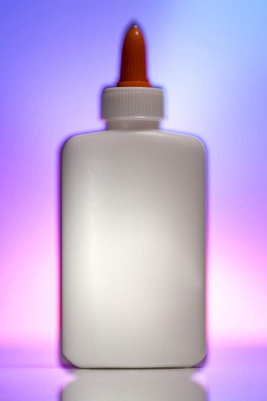 无人,竖图,室内,特写,白天,正面,静物,阴影,反射,影子,瓶子,塑料制品,塑料瓶,摄影,影棚,彩图,影棚拍摄,拍摄