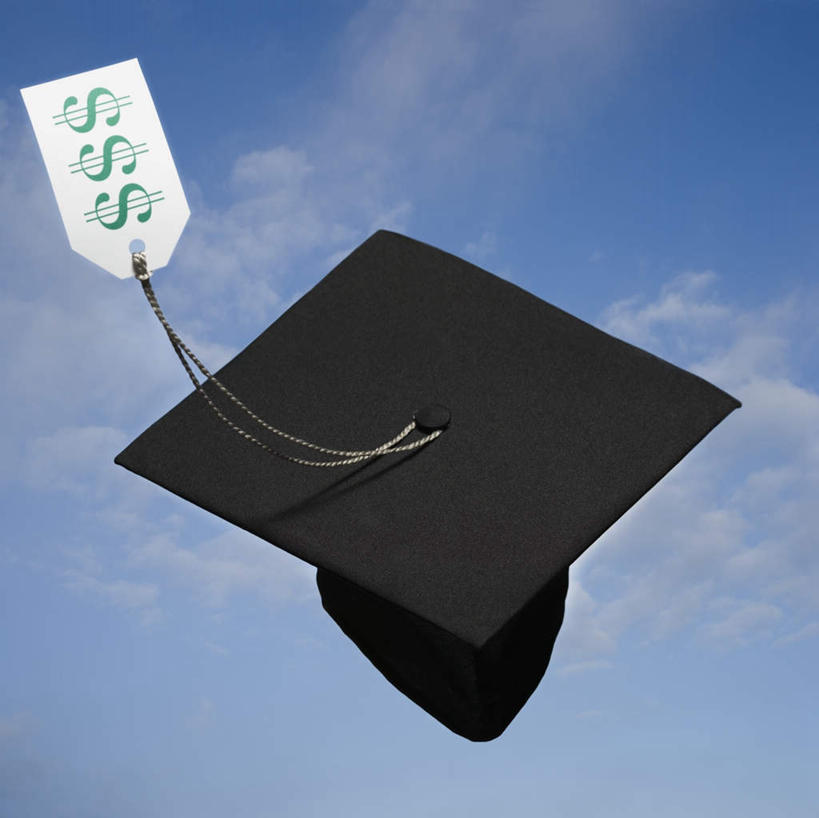 无人,横图,俯视,室外,特写,白天,帽子,阴影,光线,符号,影子,云,云朵,云彩,一个,蓝色,黑色,白云,蓝天,天空,阳光,天,晴朗,单个,博士帽,下降,降落,学位帽,降低,下跌,下落,美元符号,晴空,彩图,高角度拍摄