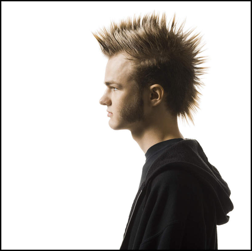 西方人,一个人,站,横图,室内,白天,白色背景,侧面,欧洲,欧洲人,仅一个男性,仅一个人,服装,注视,休闲装,仅一个年轻男性,衣服,观察,看,站着,休闲,休闲服,连帽衫,摄影,服饰,影棚,观看,察看,关注,帽衫,男人,男性,年轻男性,白种人,站立,半身,彩图,影棚拍摄,拍摄