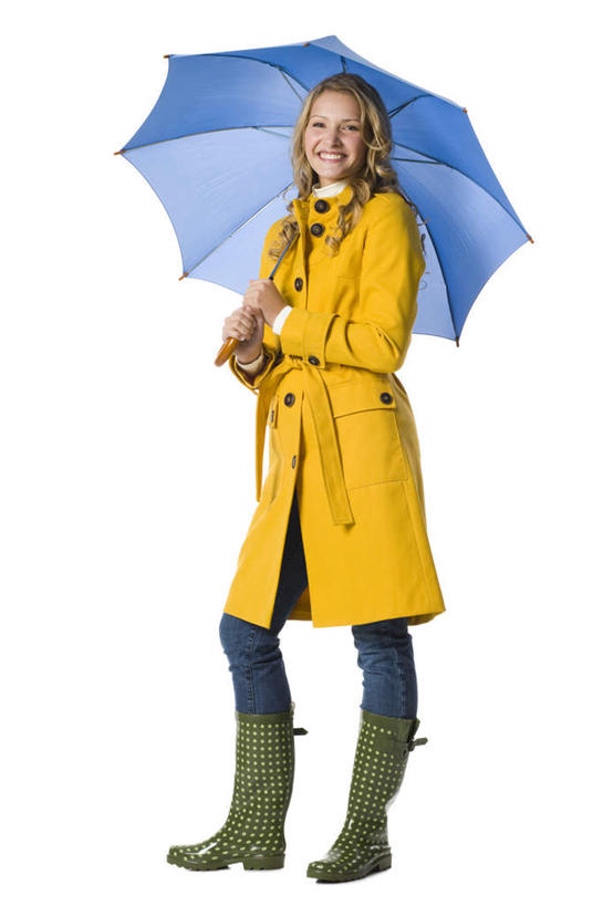 西方人,一个人,站,笑,微笑,露齿笑,竖图,室内,白天,正面,鞋子,欧洲,欧洲人,仅一个年轻女性,仅一个女性,仅一个人,一把,握,伞,雨伞,雨鞋,雨靴,遮阳伞,拿,拿着,注视,阳伞,靴子,黄色,蓝色,观察,看,站着,握着,观看,保暖,察看,太阳伞,防寒,御寒,关注,雨衣,胶鞋,透气,防水,冲锋服,冲锋衣,防潮,户外用品,年轻女性,女人,女性,白种人,站立,彩图,全身