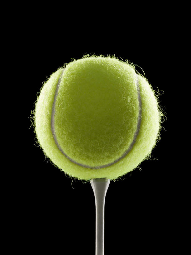 无人,竖图,室内,特写,白天,正面,网球,静物,阴影,黑色背景,反射,高尔夫,网球拍,影子,球拍,球座,网球装备,运动器械,一个,绿色,健身器械,摄影,影棚,单个,健身器材,高尔夫运动,高尔夫球具,网球运动,彩图,影棚拍摄,拍摄,运动器材