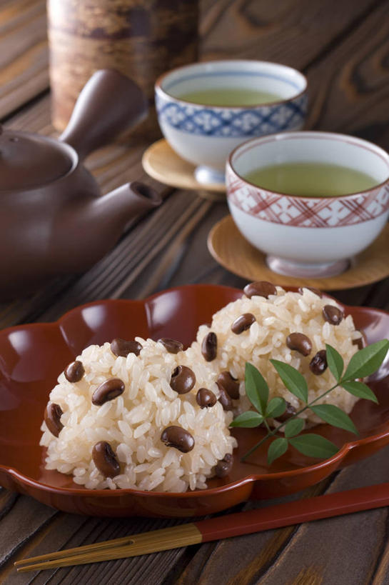 无人,竖图,俯视,室内,特写,白天,烹饪,幸福,植物,茶,筷子,桌面,桌子,豆,蔬菜,杯子,餐具,叶子,一双,许多,阴影,新鲜,装饰,反射,木制,碟子,壶,盘,影子,豆类,豆子,刀豆,日本料理,茶叶,料理,食品,绿叶,很多,两杯,文化,娱乐,传统,四季豆,菜肴,美食,水壶,食物,盘子,茶壶,木制品,容器,水杯,碟,日式料理,享受,休闲,日式,温馨,嫩叶,放松,乐趣,佳肴,有机食品,绿色食品,礼节,华丽,修饰,点缀,配菜,提神,舒适,醒脑,礼仪,芸豆,豆科,菜豆,二季豆,白肾豆,架豆,玉豆,去豆,衬托,美观,雅致,雅观,多花菜豆,叶,叶片,茶杯,进餐用具,彩图,高角度拍摄