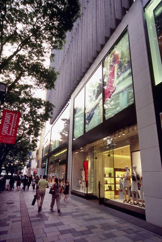 东方人,两个人,伙伴,朋友,商店,走,竖图,室外,白天,仰视,购物,度假,友谊,消费,美景,窗户,落地窗,城市风光,超市,城市,橱窗,商场,东京,日本,亚洲,阴影,服装,光线,影子,景观,休闲装,黄种人,娱乐,玻璃窗,衣服,阳光,享受,休闲,休闲服,景色,放松,金融,百货,服饰,选购,贸易,百货公司,东亚,玻璃橱窗,本州,关东地方,本州岛,日本国,东京都,血拼,涩谷区,原宿,表参道,友情,年轻女性,女人,女性,亚洲人,步行,散步,走路,彩图,低角度拍摄,全身,购物商场,购物中心,商业中心