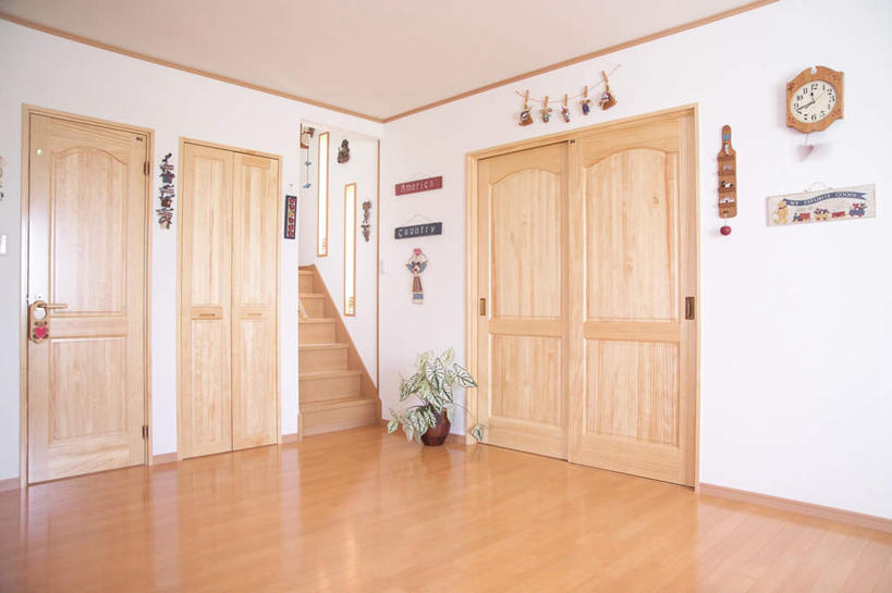 无人,家,客厅,横图,插画,室内,白天,正面,智慧,植物,别墅,布艺,餐桌,地板,家具,楼梯,装修,桌子,建筑,玩具,欧式,艺术,装饰,时间,挂饰,盆栽,时钟,房屋,阶梯,墙,屋子,公寓,盆景,艺术品,地面,豪华,文化,建设,现代,装潢,洋房,楼房,木地板,墙壁,墙面,台阶,住宅,绿色,自然,插花,挂钟,室内装潢,表,生长,成长,餐台,餐椅,插花艺术,明亮,创造,起居室,舒适,家居装潢,创作,房屋设计,地中海风格,古典风格,简约风格,想象,室内设计,宽敞,样板房装潢,设计,钟,彩图,房子