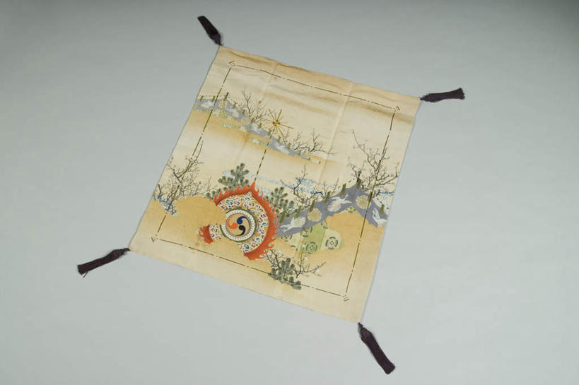 无人,横图,俯视,室内,特写,白天,白色背景,纺织品,阴影,装饰,编织,光线,毛毯,毯子,影子,手工艺品,织物,纺织,一个,工艺品,垫子,温暖,摄影,影棚,单个,华丽,修饰,点缀,衬托,美观,雅致,雅观,壁毯,挂毯,彩图,高角度拍摄,影棚拍摄,拍摄