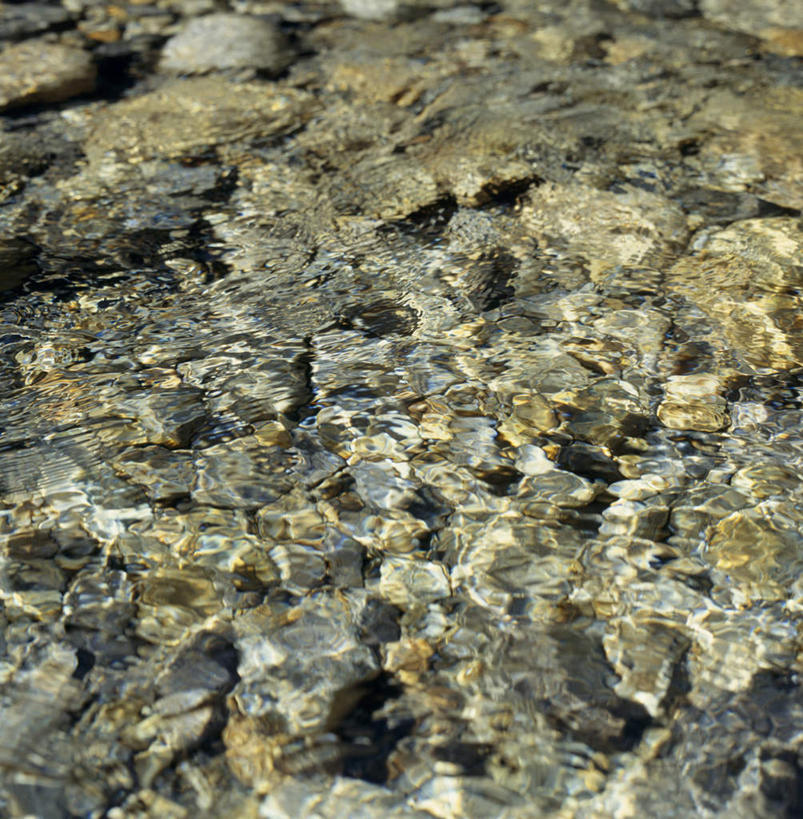 无人,竖图,俯视,室外,白天,旅游,度假,河流,石头,美景,水,长野县,日本,亚洲,石子,河水,景观,水流,娱乐,自然,享受,休闲,景色,放松,自然风光,东亚,本州,本州岛,日本国,中部地方,长野,松本市,松本城,石块,岩石,彩图,高角度拍摄