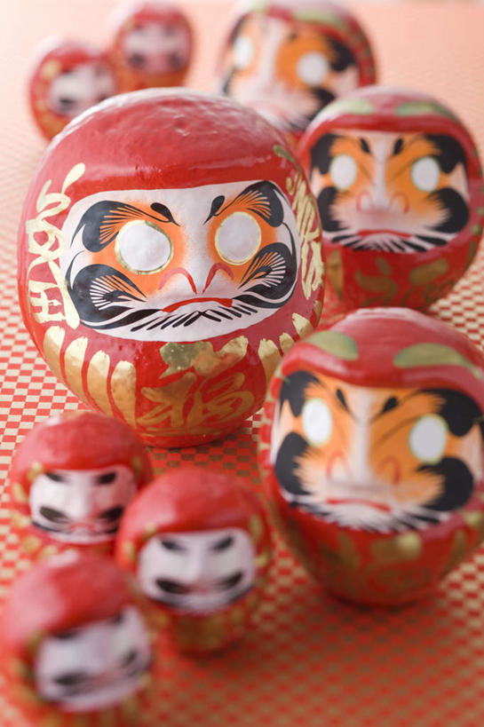 无人,竖图,俯视,室内,特写,白天,静物,许多,朦胧,模糊,日本文化,祝福,文化,传统,祈祷,祈福,健康,许愿,摄影,影棚,纪念,祈求,吉祥,达摩不倒翁,好运,平安,彩图,高角度拍摄,影棚拍摄,拍摄