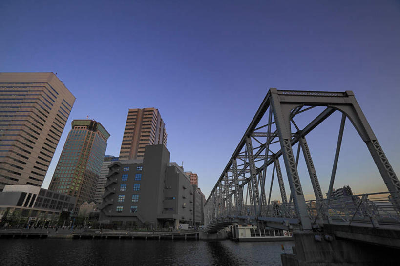 无人,高楼大厦,横图,室外,白天,仰视,旅游,度假,海浪,海洋,美景,城市风光,城市,大桥,大厦,建筑,立交桥,摩天大楼,桥梁,东京,日本,亚洲,阴影,光线,影子,景观,浪花,高架,斜拉桥,桥,品川区,娱乐,蓝色,蓝天,天空,阳光,海水,天,享受,休闲,景色,放松,海景,东亚,本州,关东地方,本州岛,日本国,东京都,大海,风浪,海,海水的波动,近岸浪,涌浪,彩图,低角度拍摄,大楼,高层建筑,高楼,摩天楼