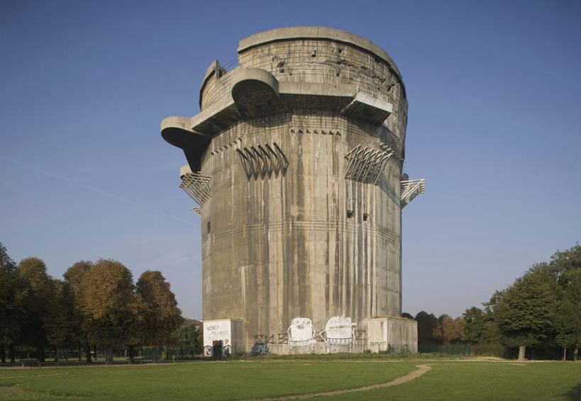 无人,横图,室外,白天,仰视,旅游,度假,草地,草坪,名胜古迹,植物,标志建筑,地标,建筑,奥地利,欧洲,维也纳,阴影,遗迹,光线,影子,首都,古迹,文物,娱乐,建设,古建筑,草,树,树木,蓝色,绿色,蓝天,天空,阳光,自然,天,享受,休闲,旅游胜地,放松,炮台,生长,晴朗,成长,古文明,中欧,万里无云,奥地利共和国,晴空,晴空万里,彩图,低角度拍摄