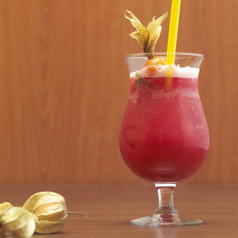 无人,方图,室内,特写,白天,正面,浆果,椰子,杯子,水果,阴影,新鲜,反射,木制,影子,塑料,墙,冰,生食,冰块,食品,果实,酒类,一杯,文化,冷冻,墙壁,墙面,玻璃制品,酒,食物,饮料,一个,黄色,木制品,水杯,塑料制品,吸管,鸡尾酒,寒冷,调酒,摄影,有机食品,绿色食品,影棚,冷藏,单个,冰冷,创造,空心,想象,冬樱花,饮管,大椰,胥余,椰瓢,越王头,保鲜,悸动,冬海棠,高盆樱,凤梨园,凤梨园鸡尾酒,玻璃杯,彩图,影棚拍摄,拍摄,圆柱状