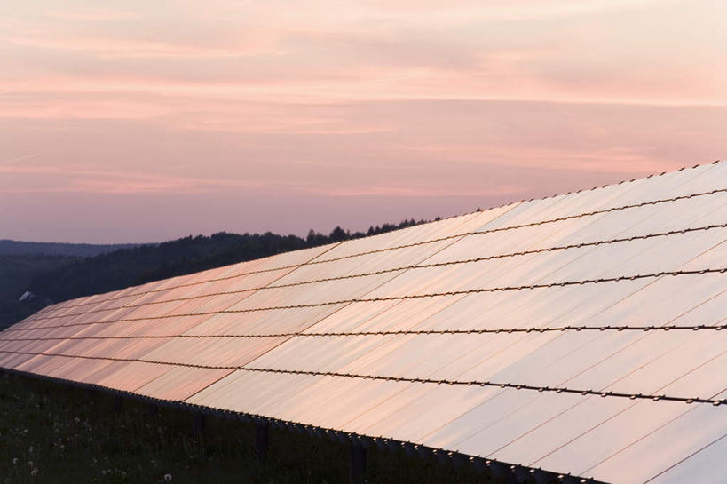 无人,横图,室外,白天,正面,旅游,度假,美景,日落,植物,德国,欧洲,环保,电力,景观,晚霞,霞光,落日,电能,娱乐,树,树木,绿色,自然,黄昏,享受,休闲,景色,彩霞,放松,生长,能源,成长,存储,回收,资源,西欧,储存,自然风光,蓄电池,利用,低碳,循环,德意志联邦共和国,干电池,蓄电,巴伐利亚,巴伐利亚州,拜恩州,拜恩自由州,持续,太阳能电池,夕照,夕阳,彩图,斜阳,电池