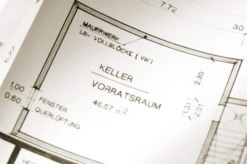 无人,横图,俯视,室内,特写,白天,白色背景,桌面,桌子,静物,英文,材料,档案,数字,图纸,文件,字母,设计图,资料,摄影,影棚,文档,工程图,草图,蓝图,计划书,设计,彩图,高角度拍摄,影棚拍摄,拍摄