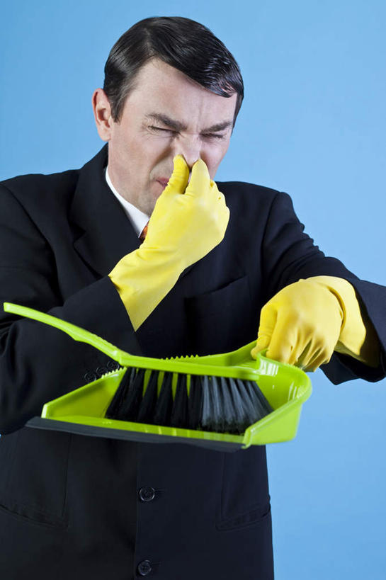 西方人,鼻子,一个人,商务人士,商务男性,站,捏,竖图,室内,白天,正面,衬衫,安全,欧洲,欧洲人,仅一个男性,仅一个人,戴,握,蓝色背景,套装,扫帚,防护,拿,捏着,拿着,注视,仅一个年轻男性,黄色,手套,观察,看,站着,握着,摄影,影棚,观看,保护,丑,察看,关注,保险,商务装,工薪阶层,保全,周全,安稳,安定,防护手套,平安,男人,男性,年轻男性,白种人,鼻,鼻孔,白领,上班族,站立,半身,彩图,影棚拍摄,衬衣,拍摄