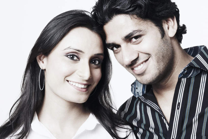 脸,头,脸颊,两个人,夫妻,站,笑,微笑,露齿笑,横图,室内,特写,白天,白色背景,正面,爱情,亚洲,浪漫,注视,肩膀,观察,看,站着,温暖,温馨,恩爱,恋人,摄影,影棚,观看,和睦,察看,关注,男人,男性,年轻男性,年轻女性,女人,女性,亚洲人,印度人,头部,脸部,脸蛋,面部,情侣,站立,半身,彩图,影棚拍摄,拍摄,伴侣,融洽