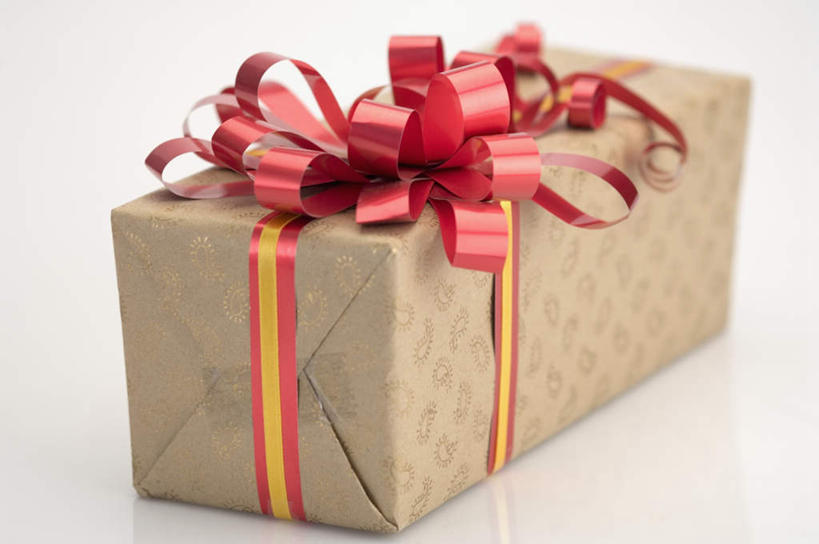 无人,横图,俯视,室内,特写,白天,白色背景,静物,礼盒,礼物,装饰,丝绸,丝带,纸盒,缎带,绸带,盒子,一个,包装盒,礼品盒,摄影,礼品,装饰花,影棚,单个,华丽,修饰,点缀,衬托,美观,雅致,雅观,彩图,高角度拍摄,影棚拍摄,拍摄