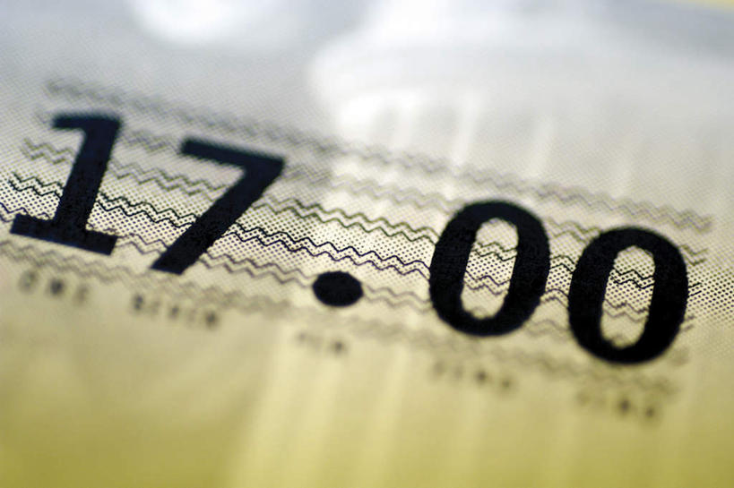 无人,银行,横图,俯视,室内,特写,白天,静物,朦胧,模糊,英文,标志,数字,文字,字符,字母,标识,金融,阿拉伯数字,经济,英文字母,支票,票据,金额,贸易,彩图,高角度拍摄