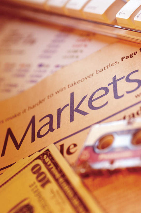 无人,竖图,俯视,室内,特写,白天,股票,钱,美元,数据,静物,一排,许多,整齐,英文,标志,材料,档案,钱币,数字,文件,文字,字符,字母,美金,标识,排列,资料,钞票,金融,纸币,财务,阿拉伯数字,经济,堆,英文字母,磁带,队列,美圆,文档,流通,纸钞,贸易,债务,货币,现金,彩图,高角度拍摄