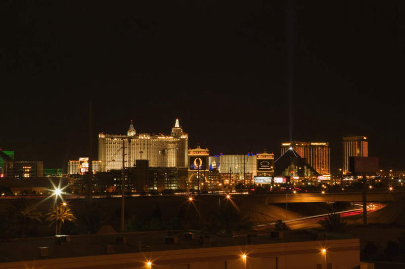 无人,家,高楼大厦,横图,室外,夜晚,正面,度假,美景,城市风光,城市,大厦,建筑,路灯,摩天大楼,夜景,照明,美国,阴影,光线,影子,房屋,屋子,景观,公寓,灯光,娱乐,洋房,楼房,住宅,灯,楼宇,享受,休闲,景色,放松,照亮,北美,北美洲,照明设备,美洲,内华达州,拉斯维加斯,北亚美利加洲,亚美利加洲,内华达,北美艾灌木丛州,产银之州,银山州,银之州,赌城,拉斯韦加斯,彩图,房子,大楼,高层建筑,高楼,摩天楼