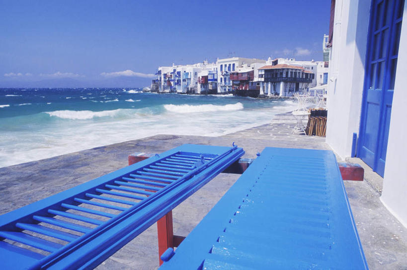 无人,家,横图,室外,白天,正面,度假,海浪,海洋,美景,沙滩,城市风光,城市,椅子,阴影,光线,沙子,影子,房屋,墙,屋子,海岸,景观,浪花,云,云朵,公寓,沙地,云彩,娱乐,洋房,楼房,墙壁,墙面,住宅,蓝色,白云,蓝天,天空,阳光,海水,天,享受,休闲,景色,放松,晴朗,海景,大海,风浪,海,海水的波动,海滩,近岸浪,涌浪,晴空,彩图,房子