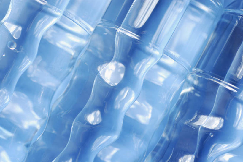 无人,横图,室内,特写,白天,正面,水,静物,阴影,反射,液体,影子,饮用水,瓶子,塑料制品,矿泉水,塑料瓶,摄影,影棚,四瓶,蒸馏水,彩图,影棚拍摄,拍摄