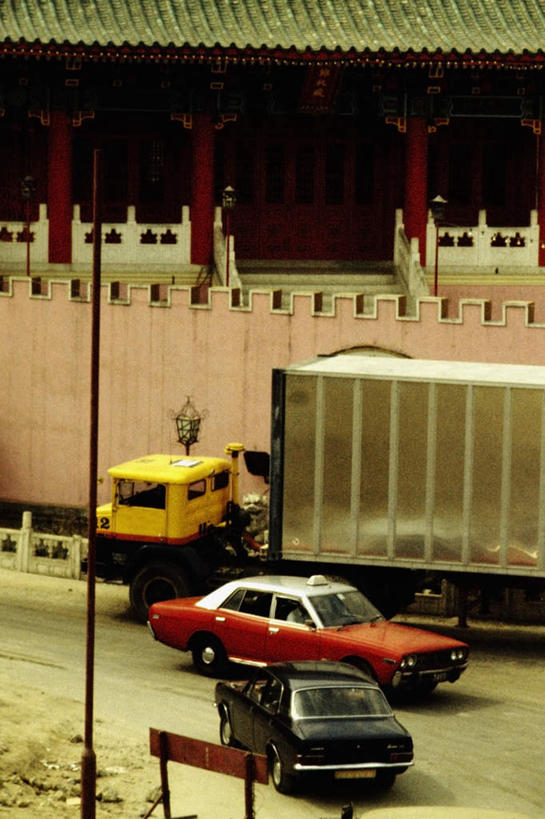 无人,竖图,室外,白天,正面,度假,美景,城市风光,城市,道路,卡车,路,公路,微型货车,汽车,香港,中国,亚洲,景观,集装箱,交通,娱乐,车,交通工具,轿车,享受,休闲,景色,放松,集装箱车,货车,港,载具,货运车,东亚,香港特别行政区,港澳台,中华人民共和国,马路,载重汽车,彩图