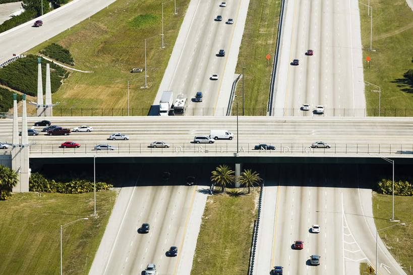 无人,横图,俯视,航拍,室外,白天,度假,草地,草坪,美景,植物,城市风光,城市,道路,立交桥,路,路灯,公路,汽车,照明,美国,景观,高架,灯光,交通,娱乐,车,灯,草,绿色,交通工具,轿车,享受,休闲,景色,放松,照亮,北美,北美洲,照明设备,鸟瞰,载具,美洲,高架桥,佛罗里达,高架道路,跨线桥,奥兰多,佛罗里达州,佛州,阳光州,北亚美利加洲,亚美利加洲,奥兰多市,立体交叉桥,彩图,高角度拍摄