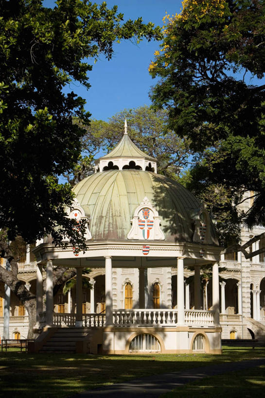 无人,家,竖图,室外,白天,正面,旅游,度假,草地,草坪,岛屿,植物,标志建筑,城市,地标,建筑,夏威夷,美国,阴影,光线,影子,房屋,屋子,公寓,娱乐,建设,洋房,楼房,住宅,草,树,树木,蓝色,绿色,蓝天,天空,阳光,自然,天,享受,休闲,旅游胜地,放松,生长,晴朗,成长,北美,北美洲,美洲,万里无云,瓦胡岛,欧胡岛,火奴鲁鲁,首府,欧湖岛,夏威夷州,爱洛哈之州,北亚美利加洲,亚美利加洲,聚集之岛,檀香山市,列岛,群岛,诸岛,晴空,晴空万里,彩图,房子,皇宫,伊奥拉尼宫,檀香山