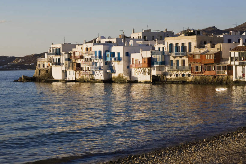 无人,家,横图,室外,白天,正面,度假,海浪,海洋,美景,沙滩,城市风光,城市,希腊,欧洲,阴影,光线,沙子,影子,房屋,屋子,海岸,景观,浪花,公寓,沙地,娱乐,洋房,楼房,住宅,蓝色,蓝天,天空,阳光,海水,天,享受,休闲,景色,放松,晴朗,基克拉迪群岛,海景,希腊共和国,万里无云,米克诺斯岛,基克拉泽斯群岛,大海,风浪,海,海水的波动,海滩,近岸浪,涌浪,晴空,晴空万里,彩图,房子