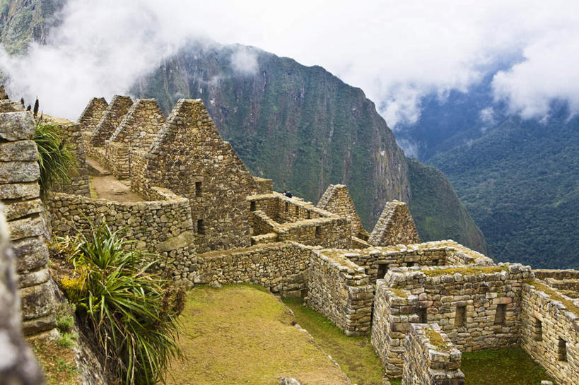 无人,横图,室外,白天,正面,旅游,度假,石头,名胜古迹,山,山脉,植物,标志建筑,地标,建筑,秘鲁,阴影,遗迹,光线,石子,影子,墙,山峰,山峦,古迹,文物,娱乐,建设,古建筑,墙壁,墙面,树,树木,绿色,阳光,自然,群山,享受,休闲,旅游胜地,南美,放松,生长,成长,南美洲,拉丁美洲,美洲,古文明,秘鲁共和国,马丘比丘,亚美利加洲,南亚美利加洲,玉米之仓,马丘比丘遗址,失落之城,印加帝国,石块,岩石,彩图