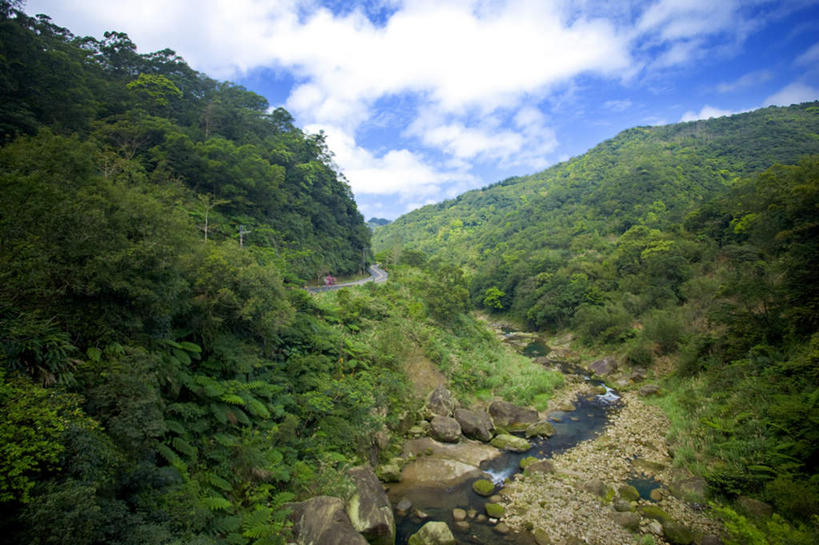 无人,横图,俯视,室外,白天,旅游,度假,河流,美景,森林,山,山脉,树林,水,植物,台湾,中国,亚洲,阴影,光线,影子,河水,景观,山峰,水流,云,云朵,山峦,云彩,娱乐,树,树木,蓝色,绿色,白云,蓝天,天空,阳光,自然,群山,天,享受,休闲,景色,放松,生长,晴朗,成长,自然风光,东亚,台北县,港澳台,中华人民共和国,台湾省,新北,新北市,晴空,彩图,高角度拍摄,平溪区,台