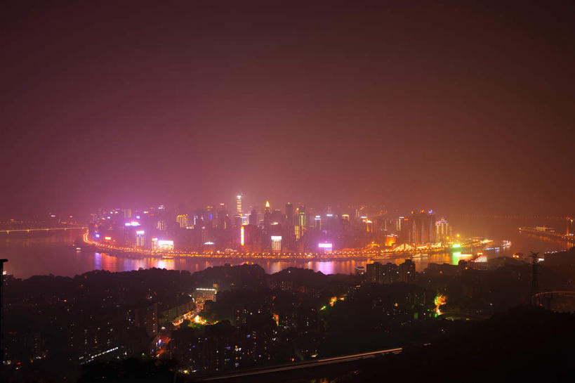无人,家,横图,室外,夜晚,正面,旅游,度假,河流,美景,水,植物,城市风光,城市,建筑,夜景,重庆,中国,亚洲,阴影,朦胧,模糊,光线,影子,房屋,屋子,河水,景观,水流,公寓,建筑群,灯光,娱乐,建设,洋房,楼房,住宅,树,树木,绿色,自然,享受,休闲,景色,放松,生长,成长,观景台,东亚,中华人民共和国,西南地区,灯火辉煌,重庆市,渝,南岸区,火树银花,灯烛辉煌,彩图,房子,南山一棵树观景台