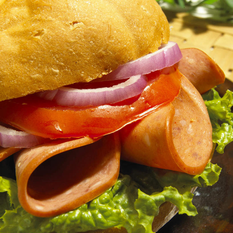 点心,面包,无人,方图,俯视,室内,特写,白天,烹饪,西餐,蔬菜,西红柿,阴影,朦胧,模糊,新鲜,反射,影子,生菜,莴苣,莴笋,肉,三明治,料理,食品,面点,火腿,猪肉,菜肴,美食,肉类,食物,腌制,糕点,快餐,西式,佳肴,有机食品,绿色食品,肉食,西式快餐,小圆面包,三文治,豚肉,香笋,春菜,鹅仔菜,莴仔菜,千金菜,叶用莴苣,熏制,火肉,兰熏,猪腿,番茄,彩图,高角度拍摄