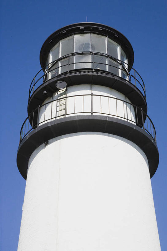 无人,竖图,室外,白天,仰视,旅游,度假,标志建筑,道路,地标,建筑,美国,阴影,光线,信息,影子,灯塔,交通,方向,娱乐,建设,蓝色,蓝天,天空,阳光,天,享受,休闲,旅游胜地,放松,晴朗,引导,指引,北美,北美洲,美洲,万里无云,马萨诸塞州,麻州,麻省,马萨诸塞,麻塞诸塞,老殖民地,海湾之州,北亚美利加洲,亚美利加洲,航标,晴空,晴空万里,彩图,低角度拍摄,导航