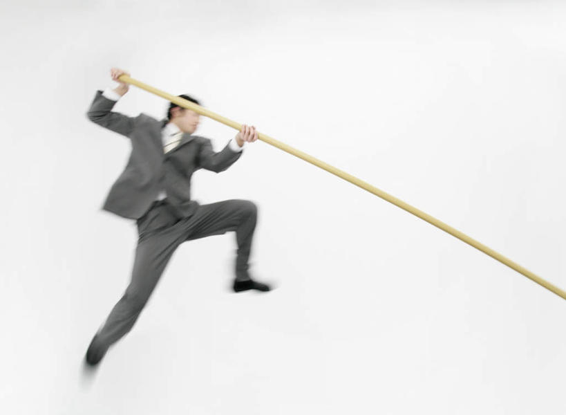 东方人,一个人,商务人士,商务男性,跳,举,横图,室内,白天,白色背景,正面,衬衫,撑杆跳高,亚洲,仅一个男性,仅一个人,握,套装,朦胧,模糊,半空,注视,黄种人,仅一个年轻男性,观察,看,托,腾空,握着,摄影,影棚,观看,察看,关注,商务装,工薪阶层,凌空,撑竿跳,撑竿跳高,撑杆跳,男人,男性,年轻男性,亚洲人,白领,上班族,举起,举手,举着,跳跃,向上举,向上伸,向上托,彩图,全身,影棚拍摄,衬衣,拍摄