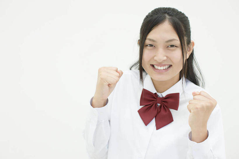 东方人,一个人,站,笑,微笑,露齿笑,横图,室内,白天,白色背景,正面,制服,亚洲,仅一个年轻女性,仅一个女性,仅一个人,握,阴影,服装,反射,领结,影子,注视,黄种人,鼓励,红色,观察,加油,看,手势,握拳,站着,校服,打气,握着,摄影,影棚,观看,察看,象征,庄重,关注,鼓舞,身份,学生服,正式,地位,年轻女性,女人,女性,亚洲人,站立,半身,彩图,影棚拍摄,拍摄,日本校服