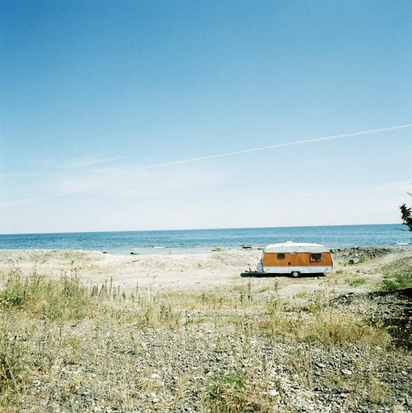 无人,家,竖图,室外,白天,正面,旅游,度假,海浪,海洋,美景,沙滩,别墅,城市风光,城市,建筑,瑞典,欧洲,沙子,房屋,屋子,海岸,景观,浪花,公寓,沙地,娱乐,建设,洋房,楼房,住宅,蓝色,蓝天,天空,海水,天,享受,休闲,景色,放松,晴朗,斯堪的纳维亚,北欧,斯堪的纳维亚半岛,海景,万里无云,瑞典王国,大海,风浪,海,海水的波动,海滩,近岸浪,涌浪,晴空,晴空万里,彩图,房子