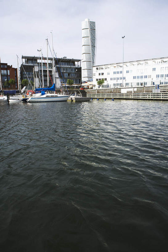 无人,竖图,室外,白天,正面,旅游,度假,海浪,海洋,瑞典,欧洲,浪花,云,云朵,云彩,娱乐,蓝色,白云,蓝天,天空,海水,天,享受,休闲,放松,斯堪的纳维亚,北欧,斯堪的纳维亚半岛,海景,首府,马尔默,瑞典王国,斯科讷省,大海,风浪,海,海水的波动,近岸浪,涌浪,彩图