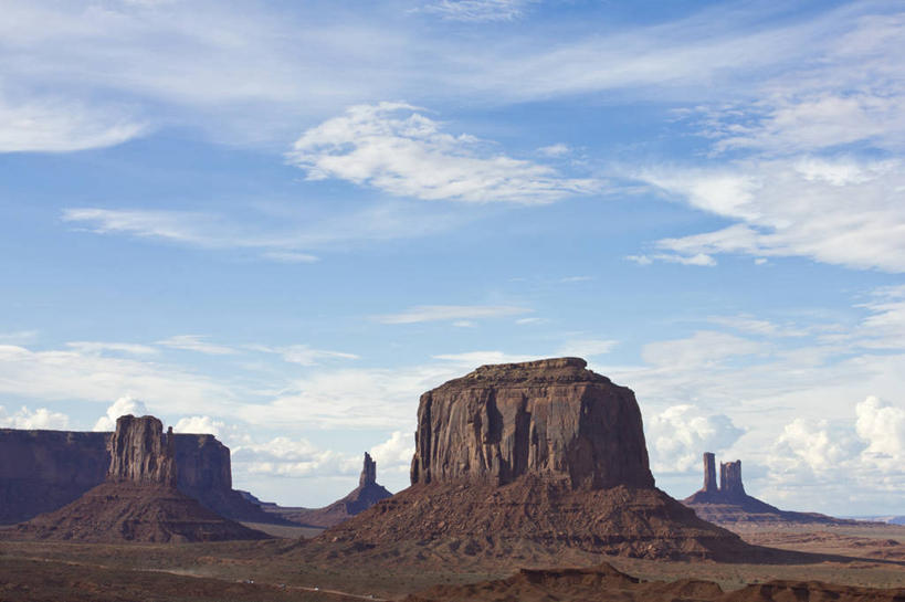无人,横图,室外,白天,旅游,度假,美景,沙漠,美国,地形,景观,云,宏伟,娱乐,蓝色,风景,天空,自然,地标建筑,享受,休闲,景色,放松,摄影,宁静,亚利桑那,北美,北美洲,岩层,自然风光,美洲,自然现象,野地,亚利桑那州,地貌,纪念碑山谷,纪念碑谷,纪念碑山谷公园,纪念谷,大峡谷之州,北亚美利加洲,亚美利加洲,纪念碑谷纳瓦霍部落公园,自然地理,岩石,彩图,旅行,美利坚合众国,纳瓦霍族