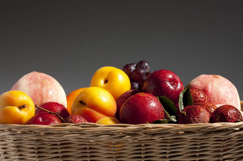 无人,横图,彩色,特写,留白,李子,荔枝,杏,静物,水果,亚洲,灰色背景,丰富,篮子,食品,饮食,桃,摄影,有机食品,影棚,堆,五颜六色,宁静,色彩斑斓,清新,摄影棚,选择,五彩缤纷,东亚,健康食物,纯净,五彩斑斓,五光十色,彩图,影棚拍摄,拍摄,红葡萄