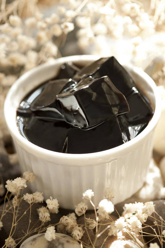 点心,无人,竖图,彩色,室外,特写,静物,餐具,中国,亚洲,艺术,装饰,美味,食品,龟苓膏,小吃,饮食,碗,甜食,鹅卵石,诱惑,摄影,五颜六色,色彩斑斓,膳食,五彩缤纷,东亚,健康食物,五彩斑斓,五光十色,彩图