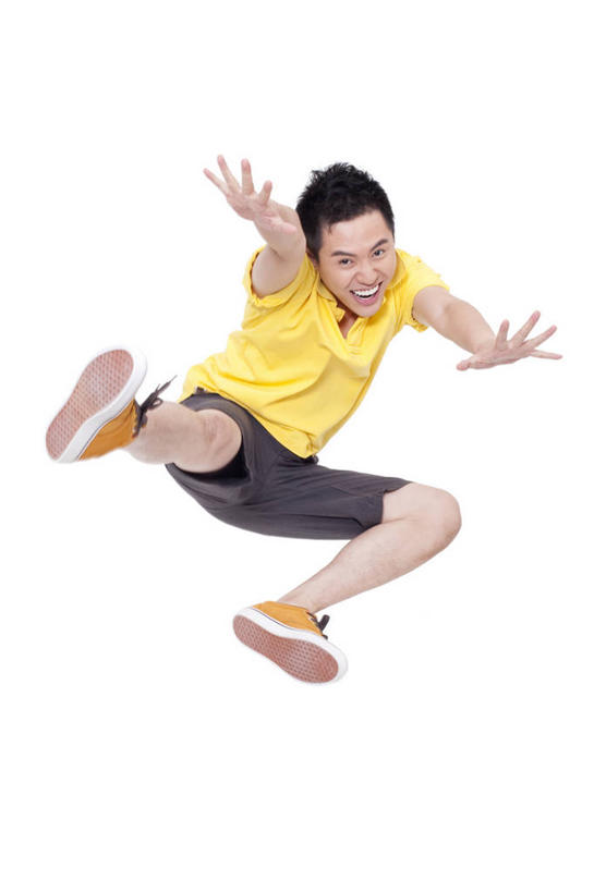 东方人,成年人,一个人,跳,伸展双臂,笑,微笑,露齿笑,竖图,留白,白色背景,正面,时尚,快乐,兴奋,幸福,热情,北京,中国,亚洲,仅一个男性,仅一个人,半空,抬腿,休闲装,刺激,仅一个年轻男性,休闲,健康,活力,乐趣,摄影,影棚,生活方式,张开双腿,动作,酷,享乐,摄影棚,肖像,东亚,展开双腿,无忧无虑,男人,男性,年轻男性,亚洲人,中国人,年轻人,敞开双臂,伸开双臂,展开双肩,张开手臂,张开双臂,彩图,影棚拍摄,欢乐,拍摄,伸展双腿