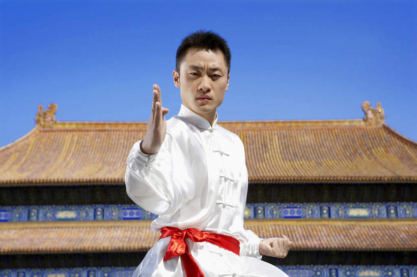 一个人,故宫,站,横图,正面,仰视,制服,锻炼,快乐,热情,比赛,运动,信心,竞争,武术,北京,中国,亚洲,准备,丝绸,娱乐,传统,夏天,看,休闲,奥林匹克,奥运,活力,力量,摄影,动作,专心,体育运动,中国文化,肖像,挑战,技能,能力,体育,年轻男性,中国人,年轻人,彩图,低角度拍摄,传统服装,健身,奥运会,奥林匹克运动,精力,韧性,摆拍