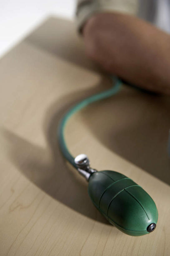 无人,办公室,医院,竖图,室内,特写,留白,静物,亚洲,科学,测量,瓷器,书桌,绿色,白色,生病,血液,血压计,准确,病房,医疗工具,比例,东亚,北京市,胆固醇,替代疗法,技能,手臂,彩图,影棚拍摄,门诊部