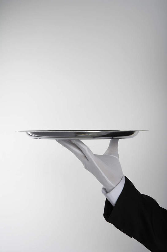 东方人,手,一个人,举,竖图,特写,留白,白色背景,侧面,仅一个男性,服装,银色,餐盘,拿着,托,平衡,服务,摄影,严肃,动作,高雅,神圣,燕尾服,认真,男人,男性,亚洲人,中国人,举起,举手,举着,向上举,向上伸,向上托,彩图,影棚拍摄,礼服