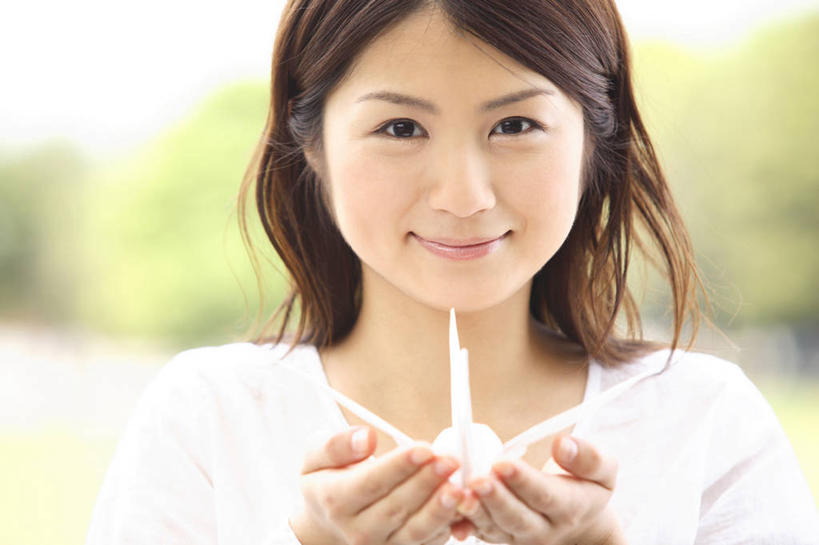 东方人,一个人,笑,微笑,室外,亚洲,鹤,自然,生活方式,环境,肖像,环境保护,女人,亚洲人,年轻人,彩图